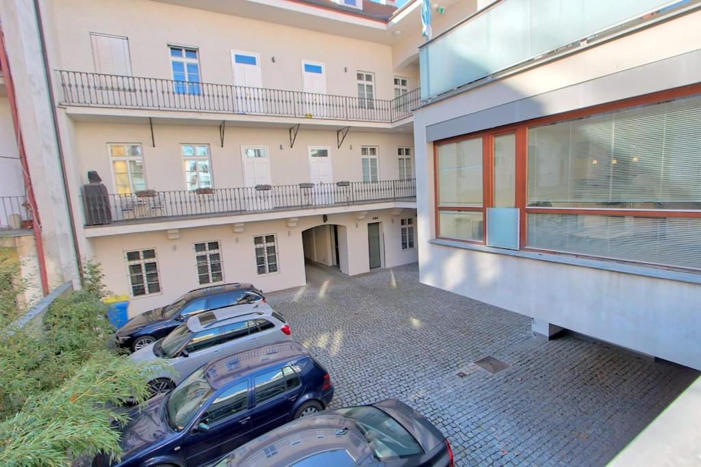 Auriapartments Karlin 2Kk S Terasou A Parkovanim Prague Exterior photo